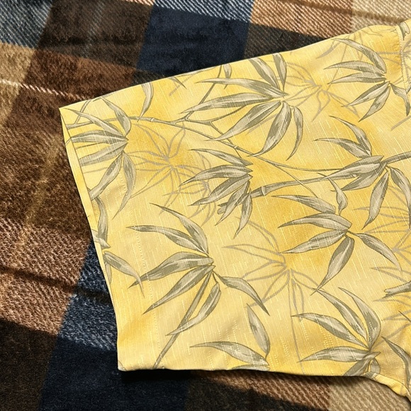 Tommy Bahama - Picture 5 of 9